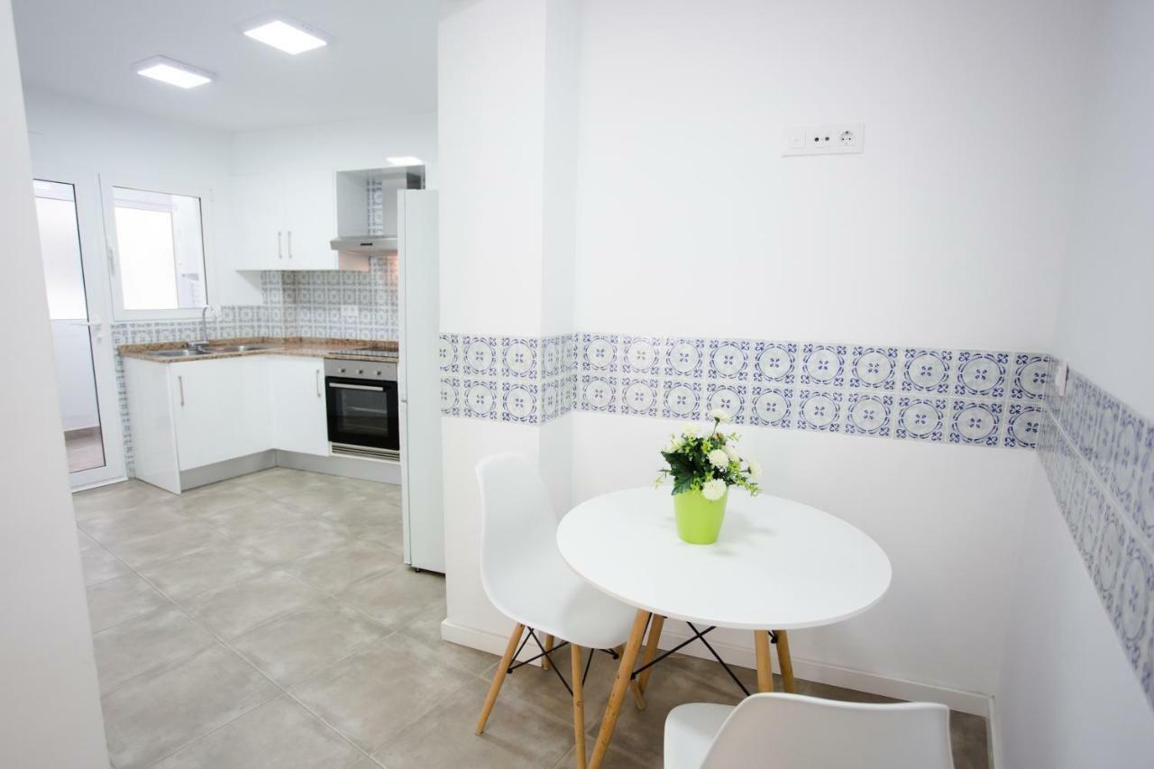 Enviable Location At Port Denia - Walk To Marineta Casiana Beach Bagian luar foto